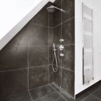 Sani-Dump - Kopie-van-Interior-of-White-Modern-Bathroom-in-Apartment-30