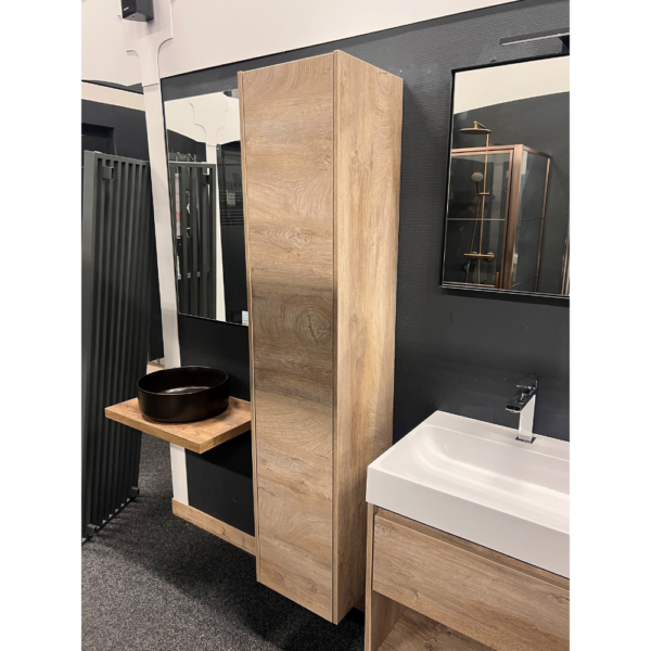 Sanibell Proline hoge kast met push to open front en 4 glazen planchetten